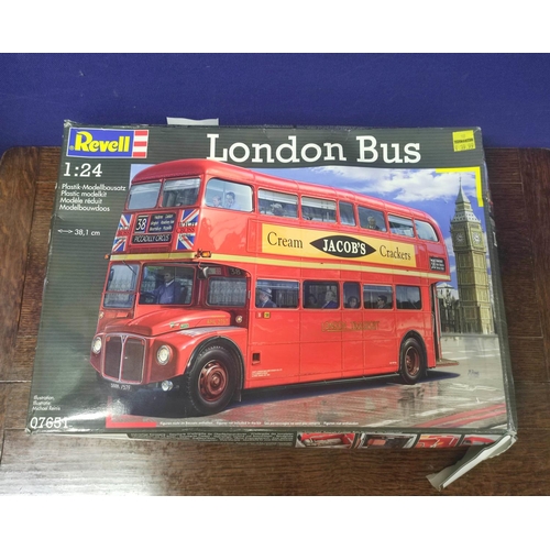 87 - Revell. Boxed 1/24th scale No. 07651 Routemaster London Bus.