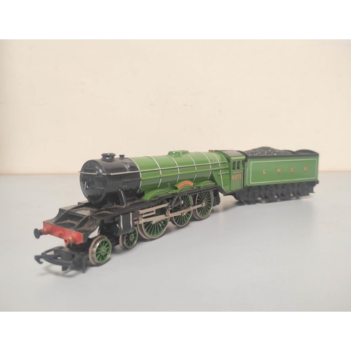 136 - Collection of 00 gauge locomotives, rolling stock, components and track to include Hornby Class A3 4... 