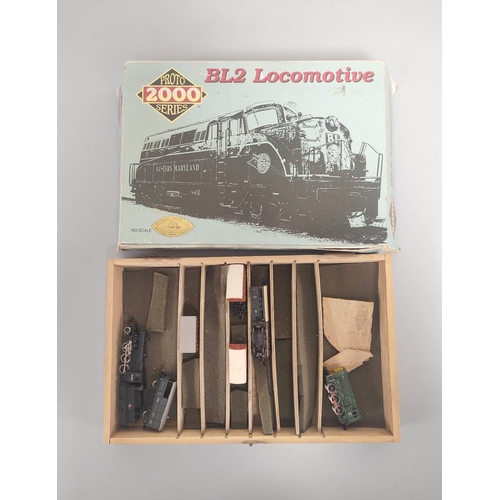 138 - Boxed HO gauge Proto Series 2000 BL2 8692 Western Maryland Locomotive plus a box of N gauge locomoti... 