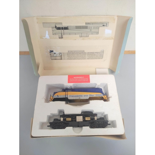 138 - Boxed HO gauge Proto Series 2000 BL2 8692 Western Maryland Locomotive plus a box of N gauge locomoti... 