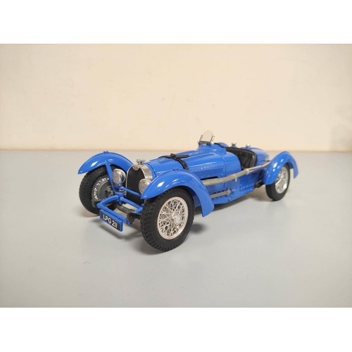 79 - Collection of vintage boxed and loose diecast vehicles to include Matchbox Models of Yesteryear 1927... 