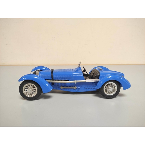 79 - Collection of vintage boxed and loose diecast vehicles to include Matchbox Models of Yesteryear 1927... 