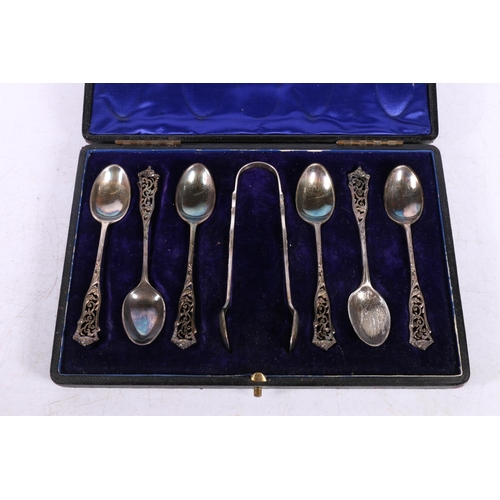 599 - Six Edward VII silver coffee spoons with sugar tongs, hallmarked Joseph Rodgers & Sons, Sheffiel... 