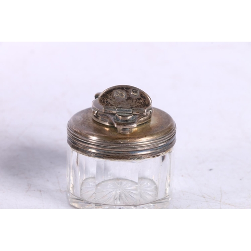 611 - Victorian silver tea strainer, 9cm diameter excluding handle, hallmarked Arthur Willmore Pennington,... 