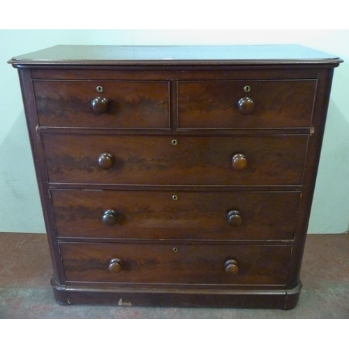 353 - Victorian mahogany chest of two short and three long graduated drawers with turned handles, 109cm hi... 