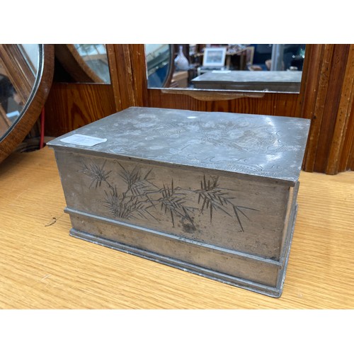 190 - Oriental trinket box with dragon design, makers mark to base Kut Hing Pewter Swatow.