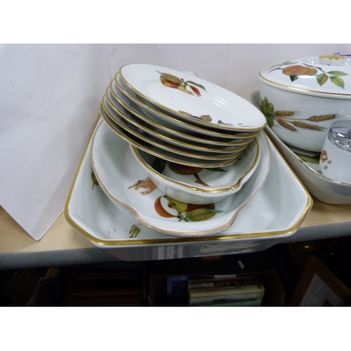 81A - Collection of Royal Worcester 'Evesham' wares to include vegetable dishes, ramekins, egg coddlers, p... 