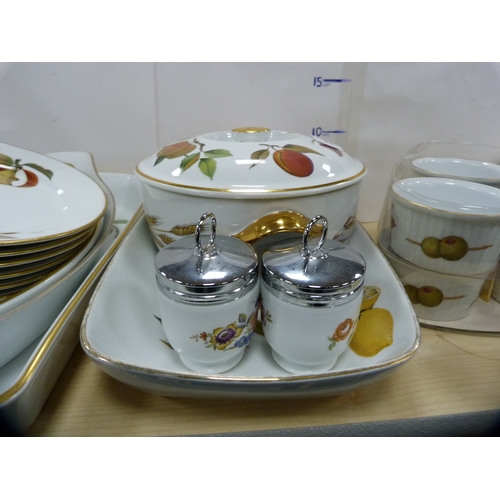 81A - Collection of Royal Worcester 'Evesham' wares to include vegetable dishes, ramekins, egg coddlers, p... 