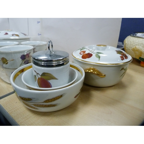 81A - Collection of Royal Worcester 'Evesham' wares to include vegetable dishes, ramekins, egg coddlers, p... 