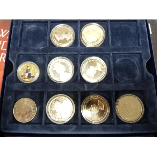 357 - Gold plated limited edition proof four one crown coin set, to commemorate the WW1 Centenary annivers... 