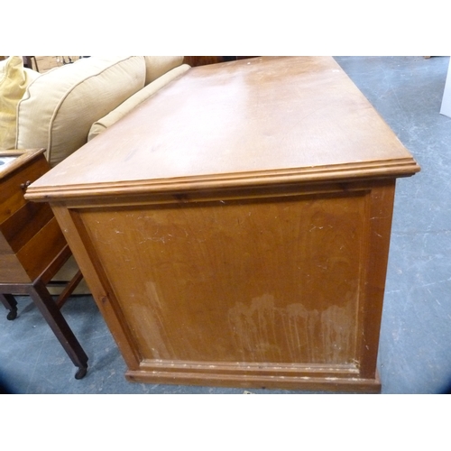 361 - Pine pedestal desk.