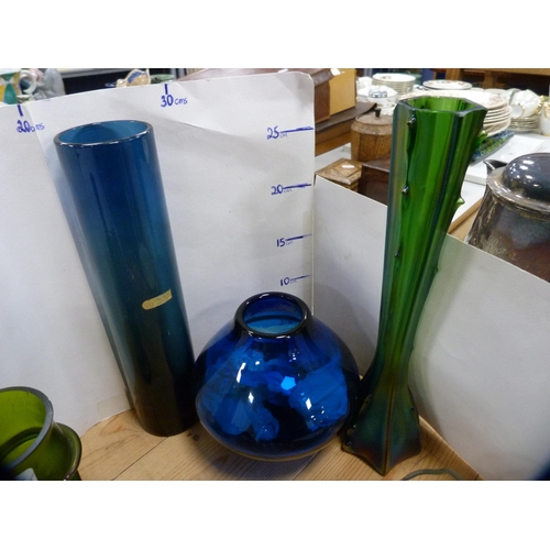 118 - Loetz-style iridescent glass vase and others, similar, sweetmeat dish, glass table lamp, bowl, cruet... 