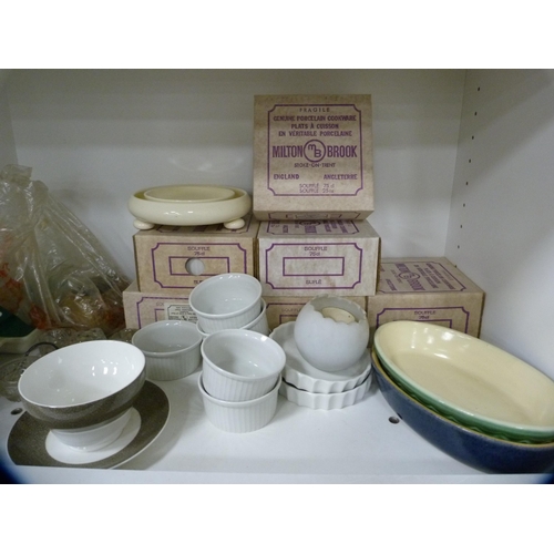 183 - Kitchenalia and sundries to include ramekins, dishes, retro dinner set, soufflé dishes, stora... 