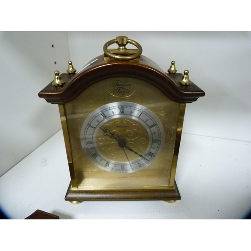 206 - Modern Tempus Fugit mantel clock, modern barometer and an Edwardian eight day mantel clock.  (3)