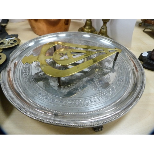 228 - Antique copper tea kettle, a pair of brass candlesticks, horse brasses, trivet and an EP tray.