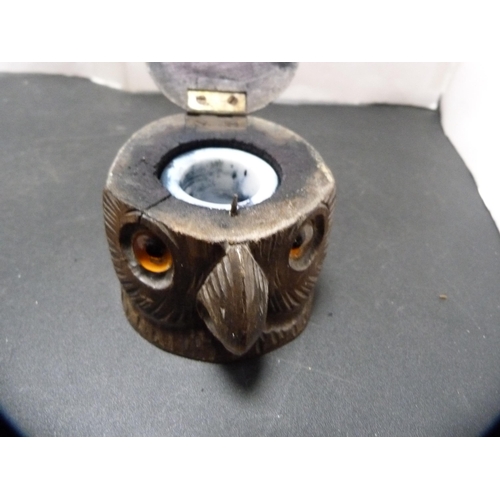 262 - Black Forest-style inkwell modelled as an owl with glass eyes, with integral ceramic well.