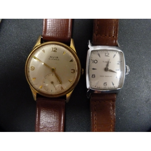 320 - Two manual wind wristwatches to include Avia 15 jewels with rolled gold bezel, Timex and two quartz ... 