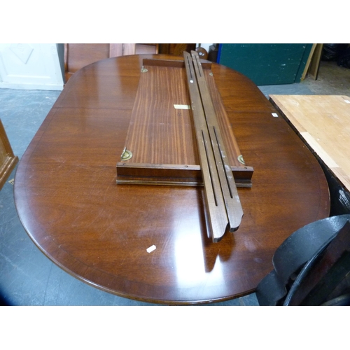 360 - Georgian-style twin-pedestal extending dining table.