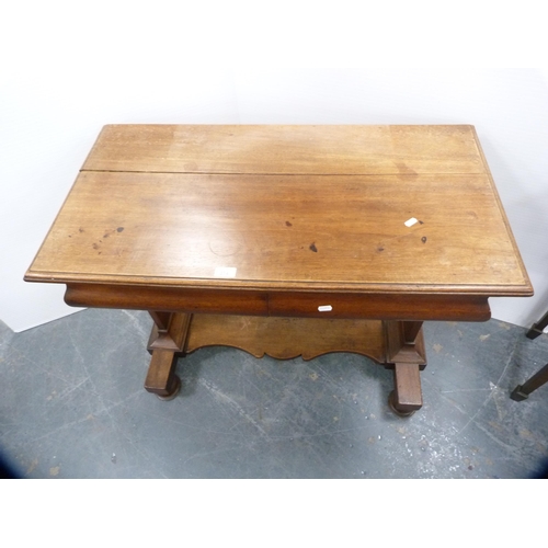 374 - Victorian mahogany wash stand/side table.