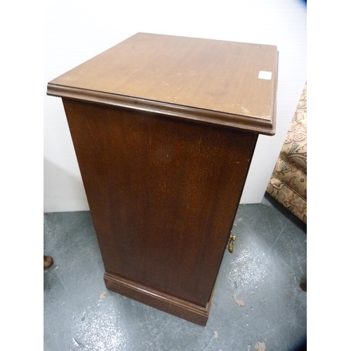 393 - Mahogany bedside cupboard.