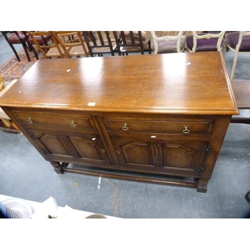 419 - Vintage oak sideboard.