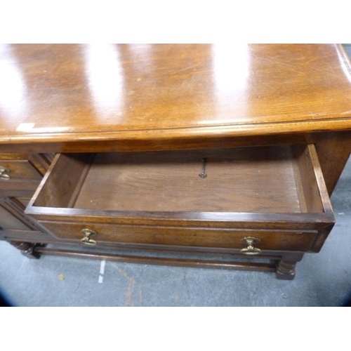 419 - Vintage oak sideboard.