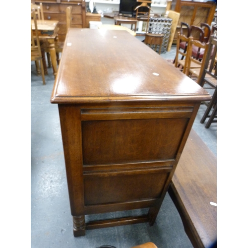 419 - Vintage oak sideboard.