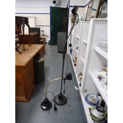 497 - Black floor standing reading light.