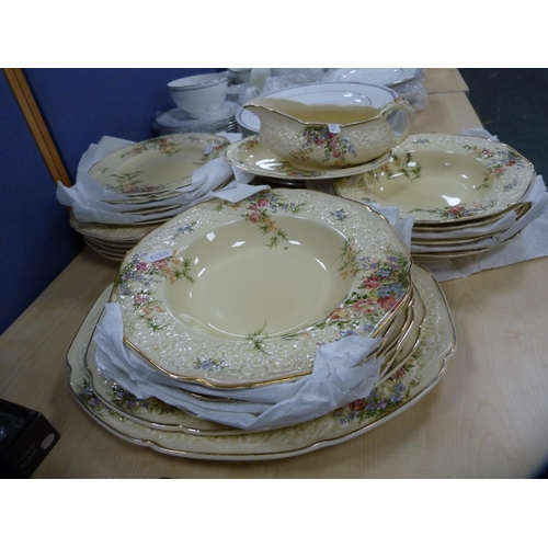 54 - Royal Doulton 'Simplicity' pattern part dinner set and a Crown Ducal 'Florentine' pattern part dinne... 