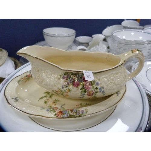 54 - Royal Doulton 'Simplicity' pattern part dinner set and a Crown Ducal 'Florentine' pattern part dinne... 