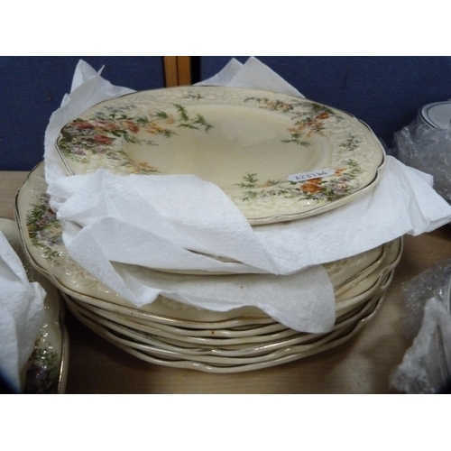 54 - Royal Doulton 'Simplicity' pattern part dinner set and a Crown Ducal 'Florentine' pattern part dinne... 