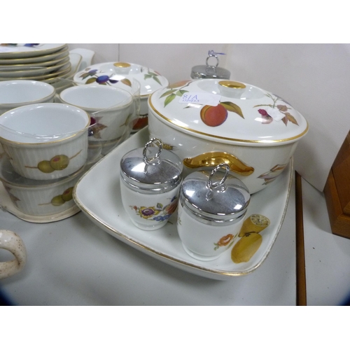 81A - Collection of Royal Worcester 'Evesham' wares to include vegetable dishes, ramekins, egg coddlers, p... 