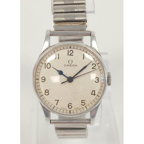 37 - Omega Navigator watch, calibre 30T25C, No 9862181, 6B159 on bracelet case 2292,  1943.