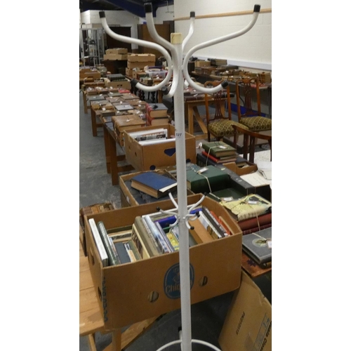 527 - Modern metal coat stand