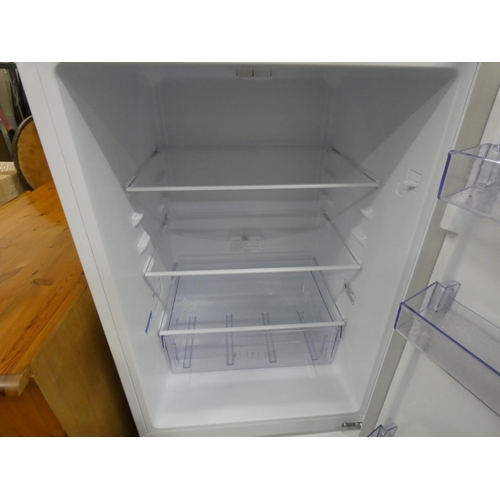 530 - Modern BEKO fridge freezer