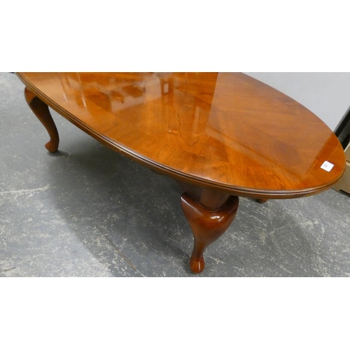 531 - Large oval coffee table