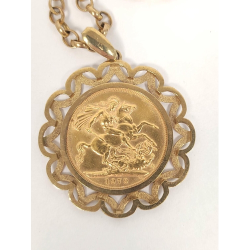 76 - Sovereign 1979 on 9ct gold detachable pendant mount and necklet. 22.4g gross.