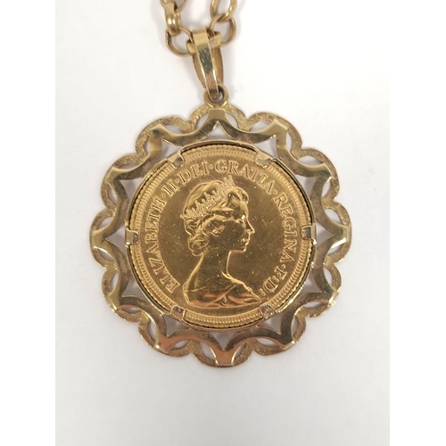 76 - Sovereign 1979 on 9ct gold detachable pendant mount and necklet. 22.4g gross.