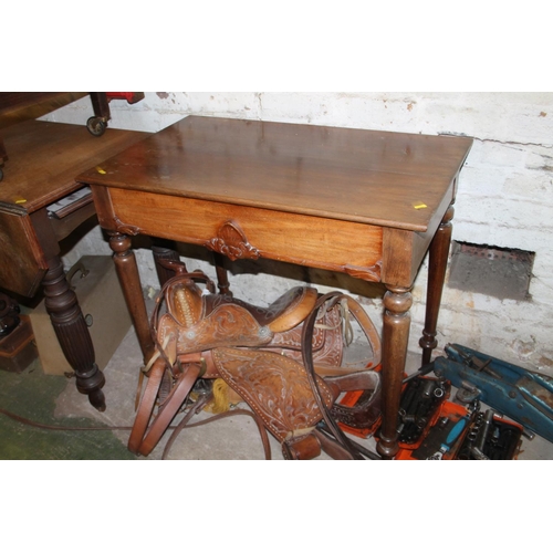 768 - Victorian mahogany side table with single frieze drawer raised on turned tapering supports, 85cm wid... 