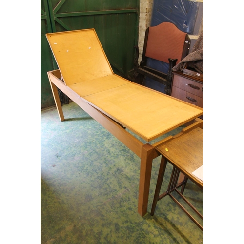 785 - Adjustable beauticians table, 75 x 180 x 60cm.