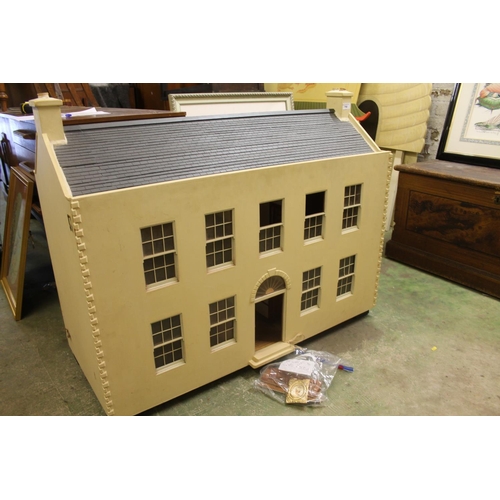 790 - Good quality dolls house, 103cm.