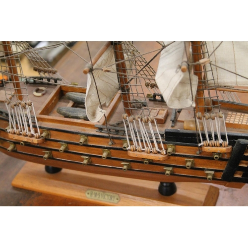 261 - Model ship 'HMS Victory'.