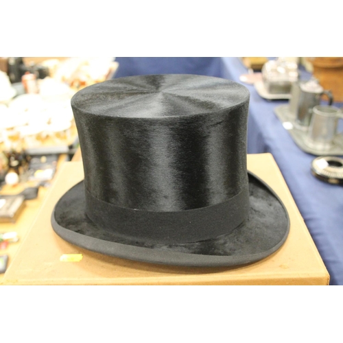 265 - James Goldie of Edinburgh top hat, in original box.,