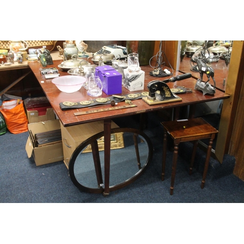 732 - Mahogany drop leaf dining table, 163cm, fully extended.