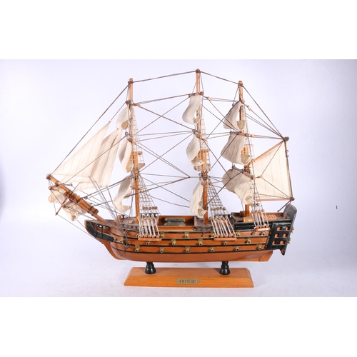 261 - Model ship 'HMS Victory'.