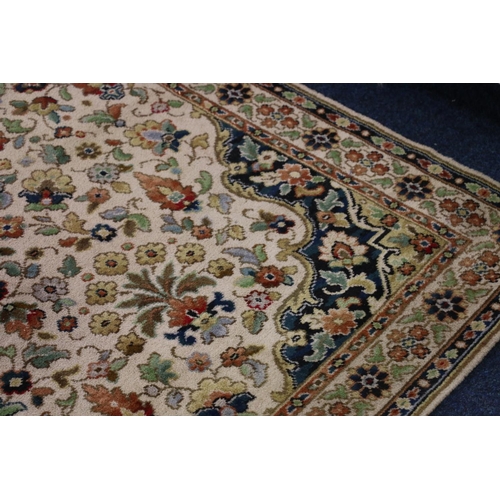 806 - Large wool rug, 270cm x 270cm. 