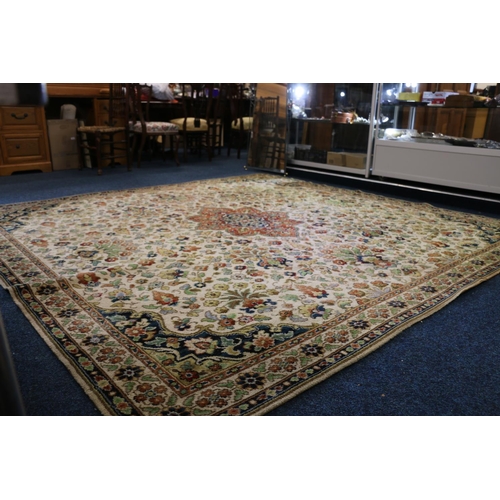 806 - Large wool rug, 270cm x 270cm. 