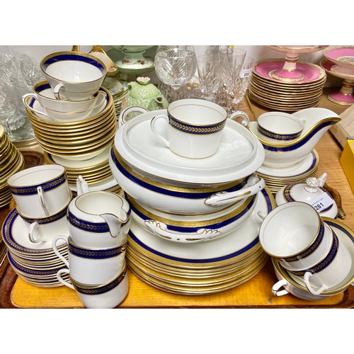 281 - Coalport blue wheat and elite-royale pattern tea and dinner services