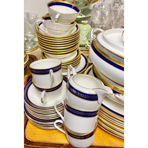 281 - Coalport blue wheat and elite-royale pattern tea and dinner services