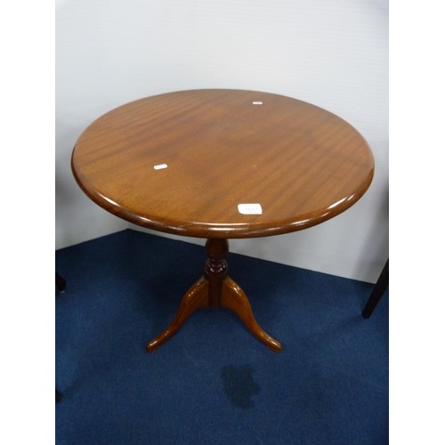 412 - Mahogany circular tripod table.